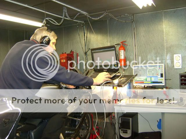 trident exhaust triumph sprint st 1050